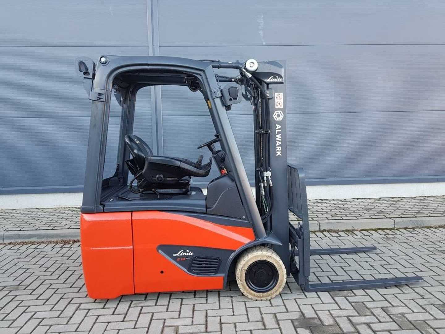 Used Forklift Linde E14 3 riteņu dakšu iekrāvējs (Image 8)