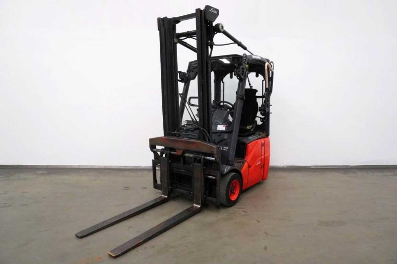 Used Forklift Linde E 12 386 3 riteņu dakšu iekrāvējs (Image 1)