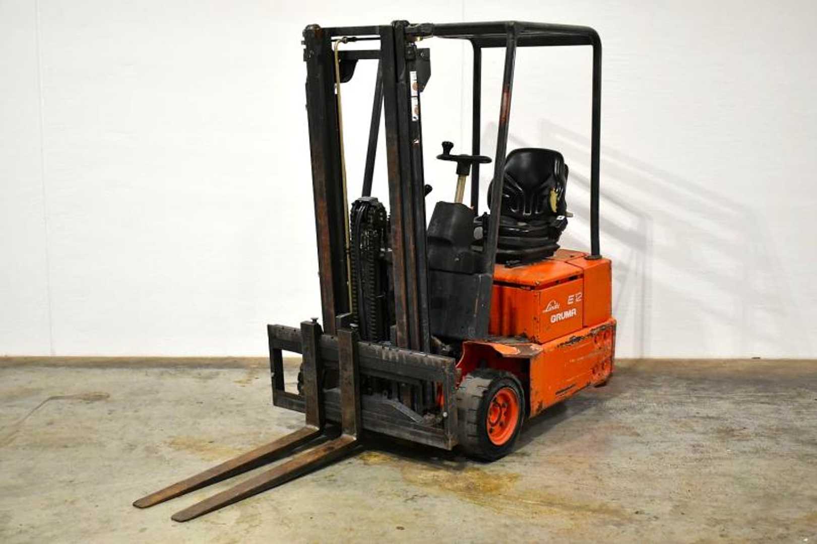 Used Forklift Linde E 12 Z 324-02 3 riteņu dakšu iekrāvējs (Image 1)