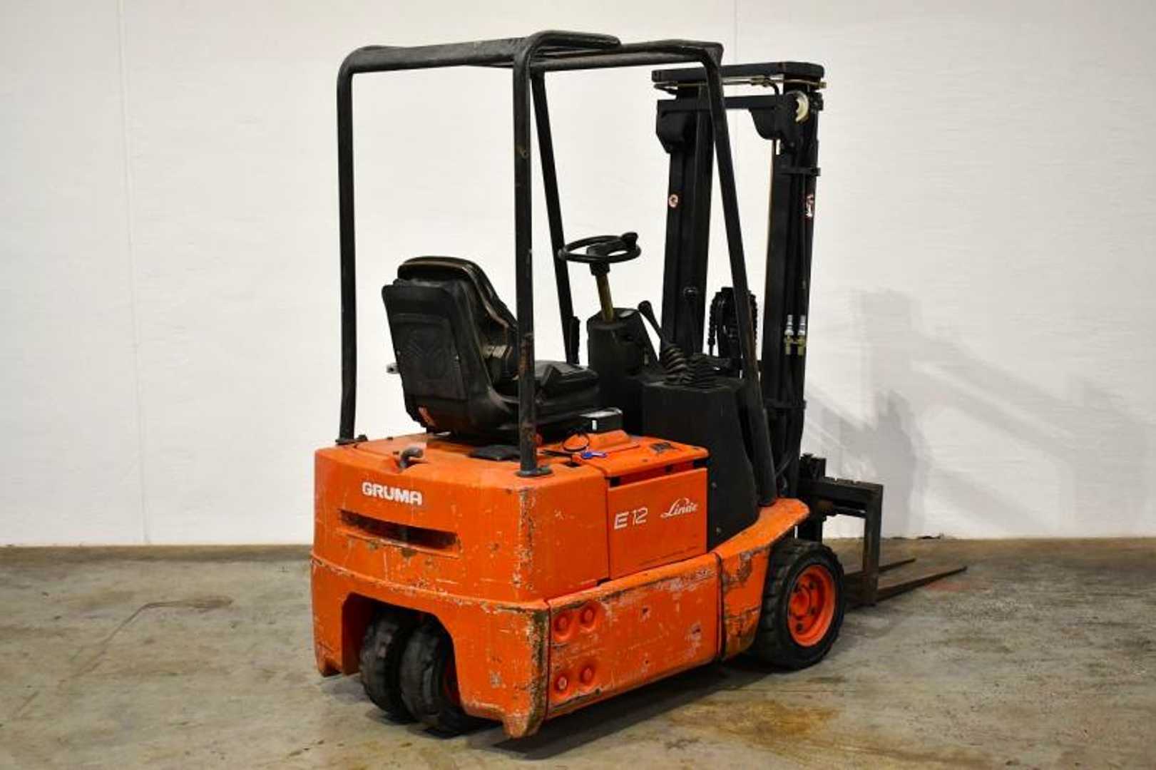 Used Forklift Linde E 12 Z 324-02 3 riteņu dakšu iekrāvējs (Image 2)