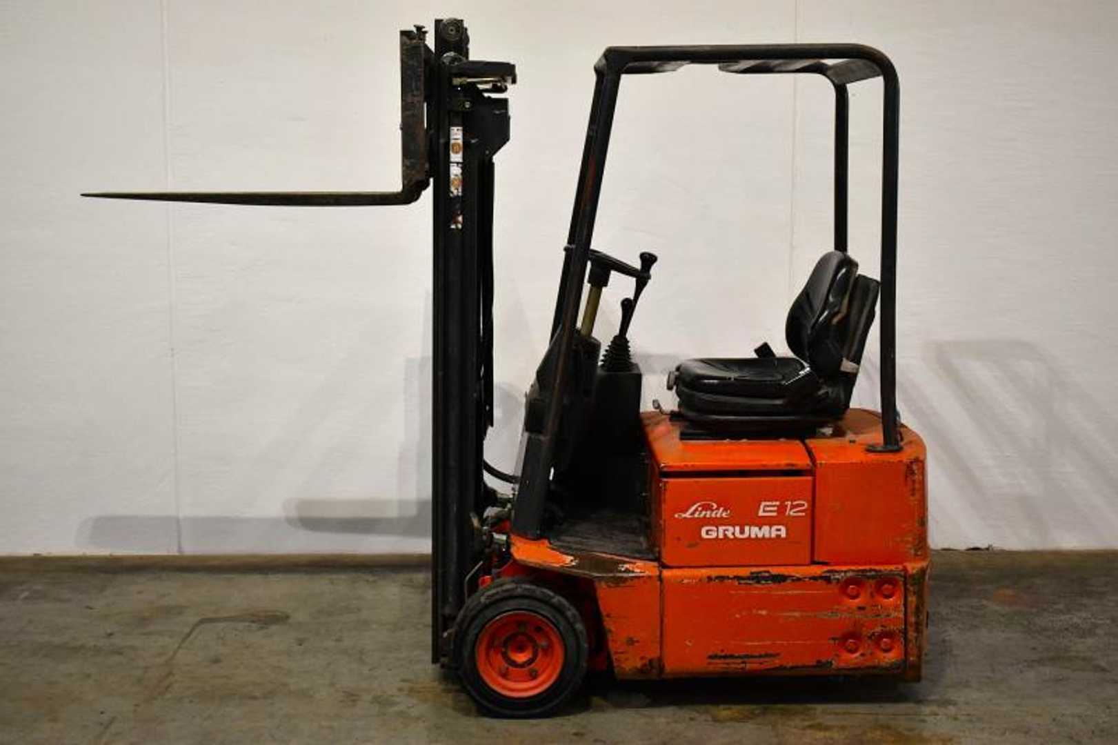 Used Forklift Linde E 12 Z 324-02 3 riteņu dakšu iekrāvējs (Image 4)