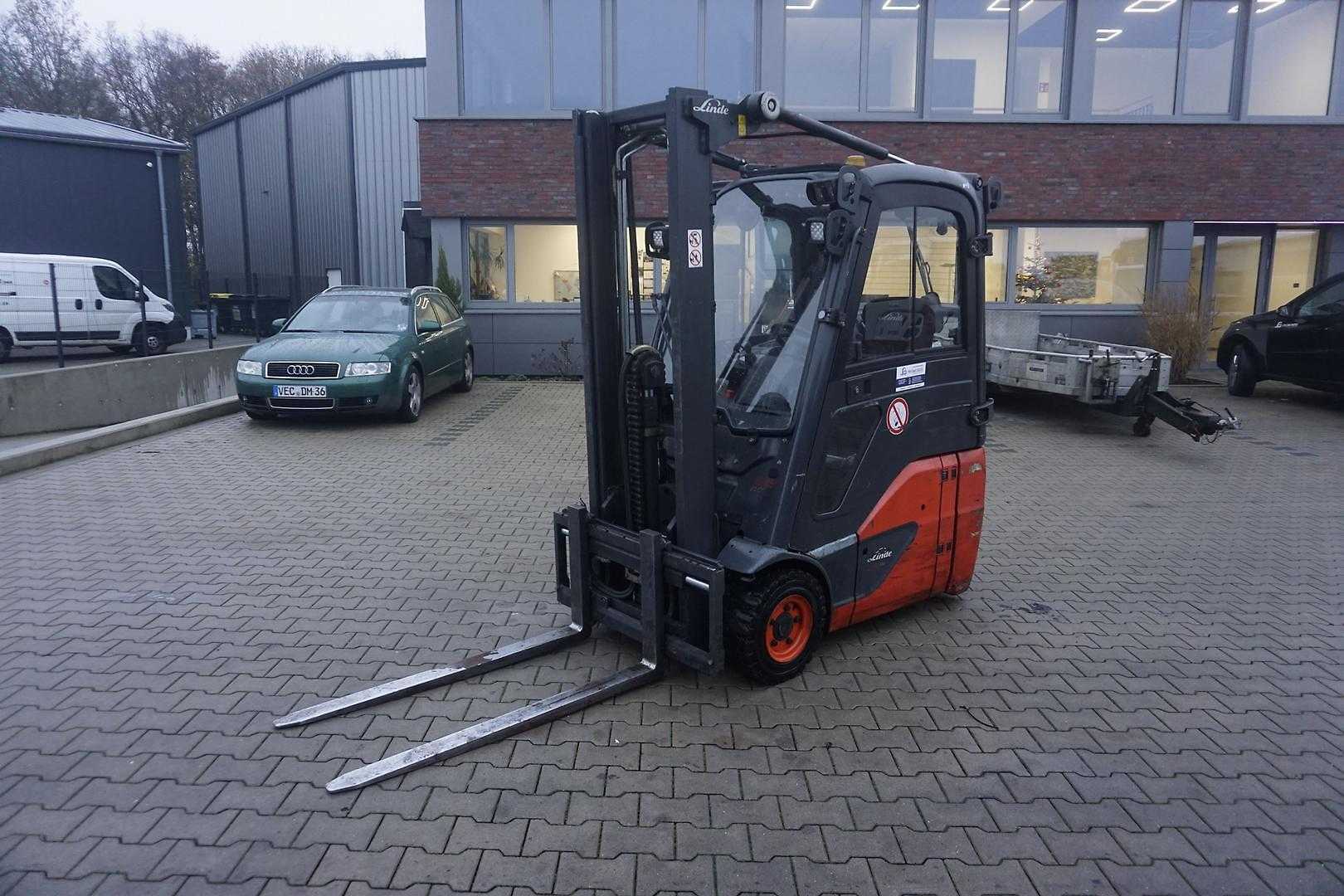 Used Forklift Linde E 15-02 - 5.063 Stunden 3 riteņu dakšu iekrāvējs (Image 1) Used Forklift Linde E 15-02 - 5.063 Stunden 3 riteņu dakšu iekrāvējs (Image 1)