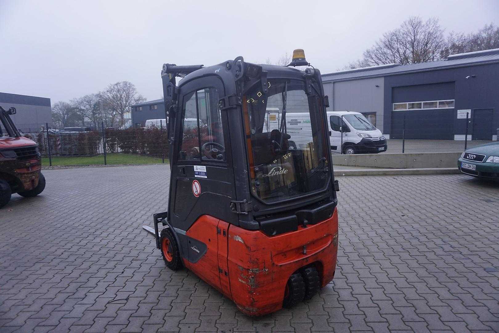 Used Forklift Linde E 15-02 - 5.063 Stunden 3 riteņu dakšu iekrāvējs (Image 7) Used Forklift Linde E 15-02 - 5.063 Stunden 3 riteņu dakšu iekrāvējs (Image 7)