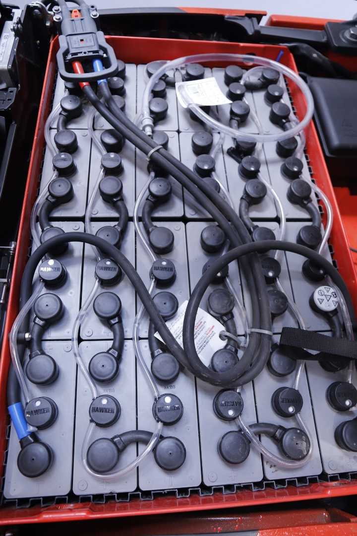 Used Forklift Linde E14-386-02 3 riteņu dakšu iekrāvējs (Image 4)