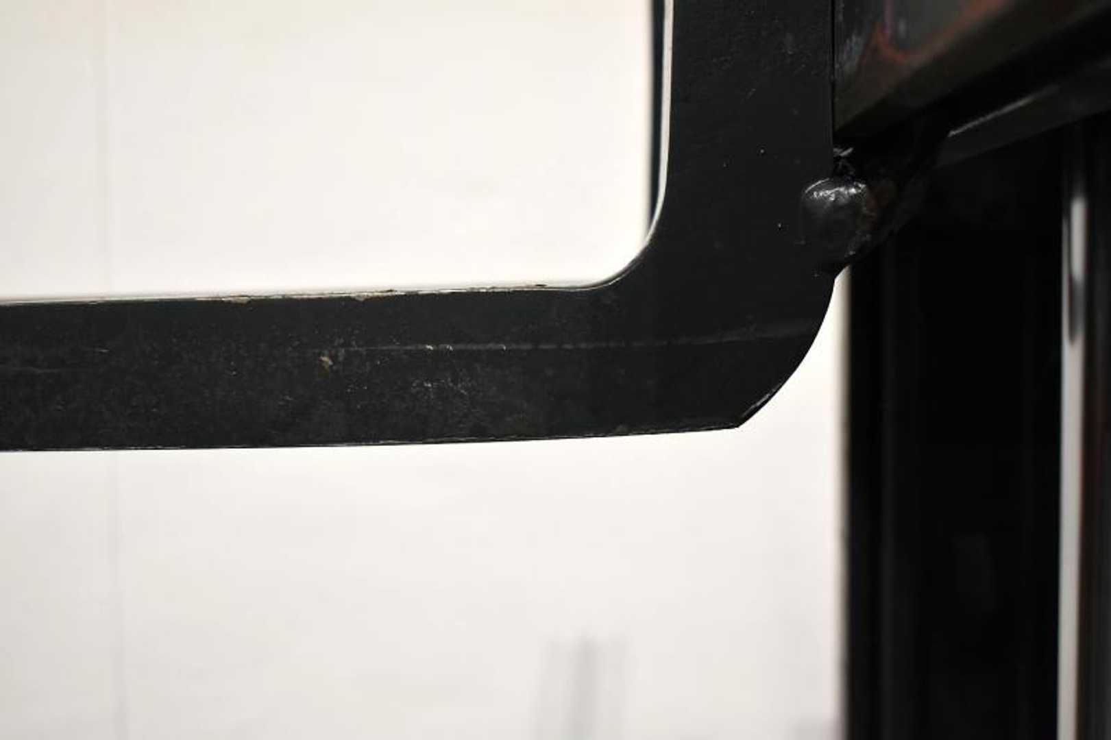 Used Forklift Linde E 12 386-02 EVO 3 riteņu dakšu iekrāvējs (Image 6) Used Forklift Linde E 12 386-02 EVO 3 riteņu dakšu iekrāvējs (Image 6)