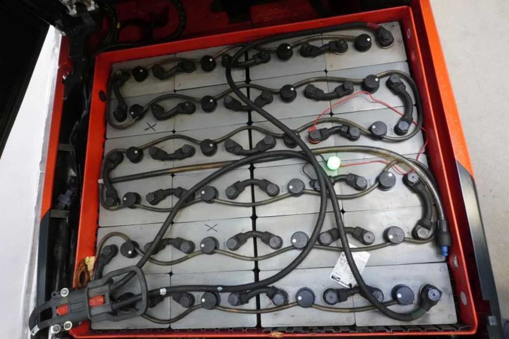 Used Forklift Linde E 20 L EVO 386-02 3 riteņu dakšu iekrāvējs (Image 5) Used Forklift Linde E 20 L EVO 386-02 3 riteņu dakšu iekrāvējs (Image 5)