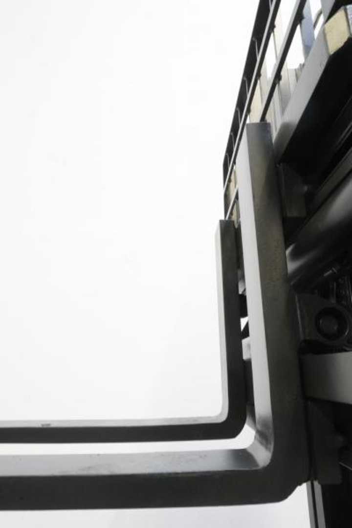 Used Forklift Linde E 20 L EVO 386-02 3 riteņu dakšu iekrāvējs (Image 6) Used Forklift Linde E 20 L EVO 386-02 3 riteņu dakšu iekrāvējs (Image 6)