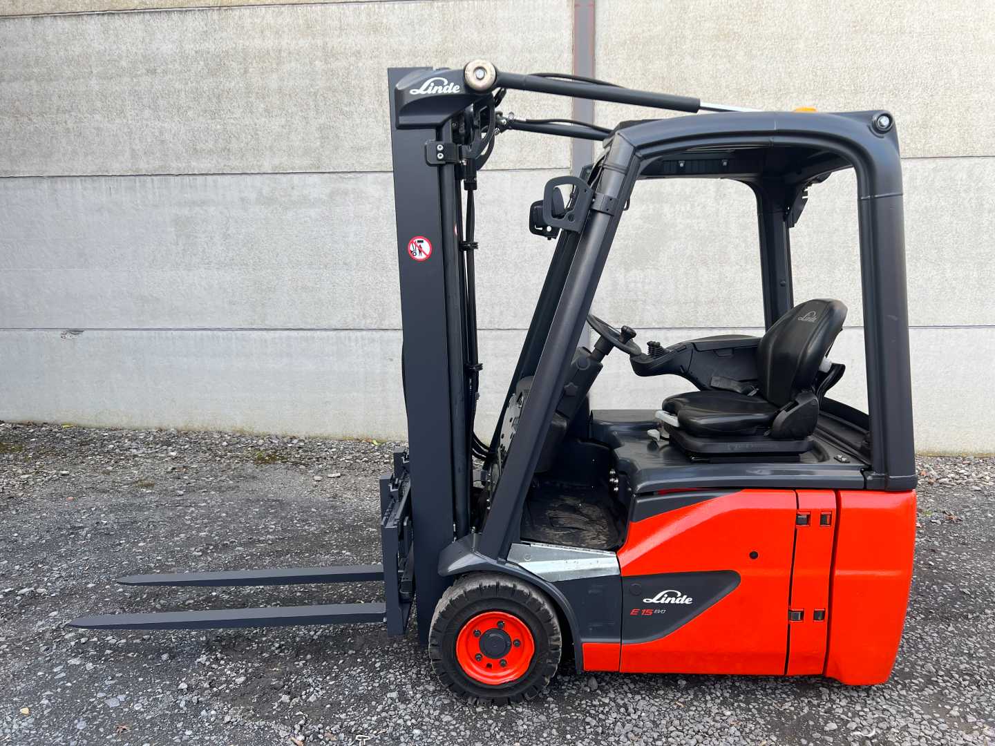 Used Forklift Linde E15-02 EVO 3 riteņu dakšu iekrāvējs (Image 2)
