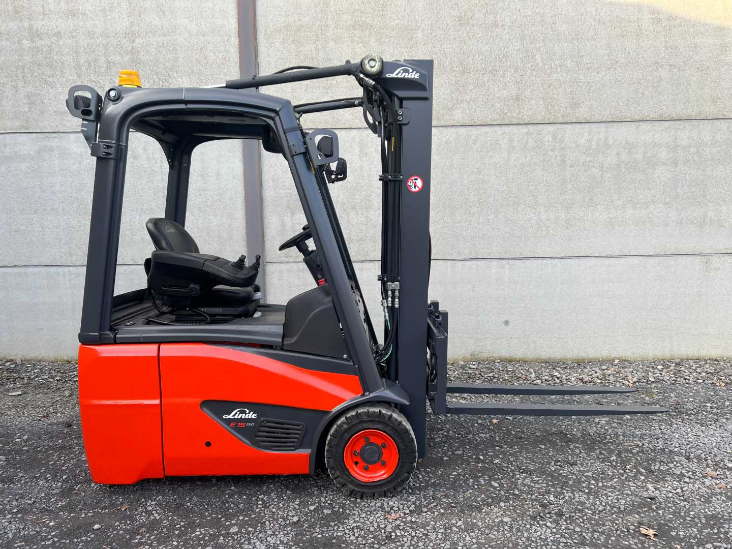 Used Forklift Linde E15-02 EVO 3 riteņu dakšu iekrāvējs (Image 3)