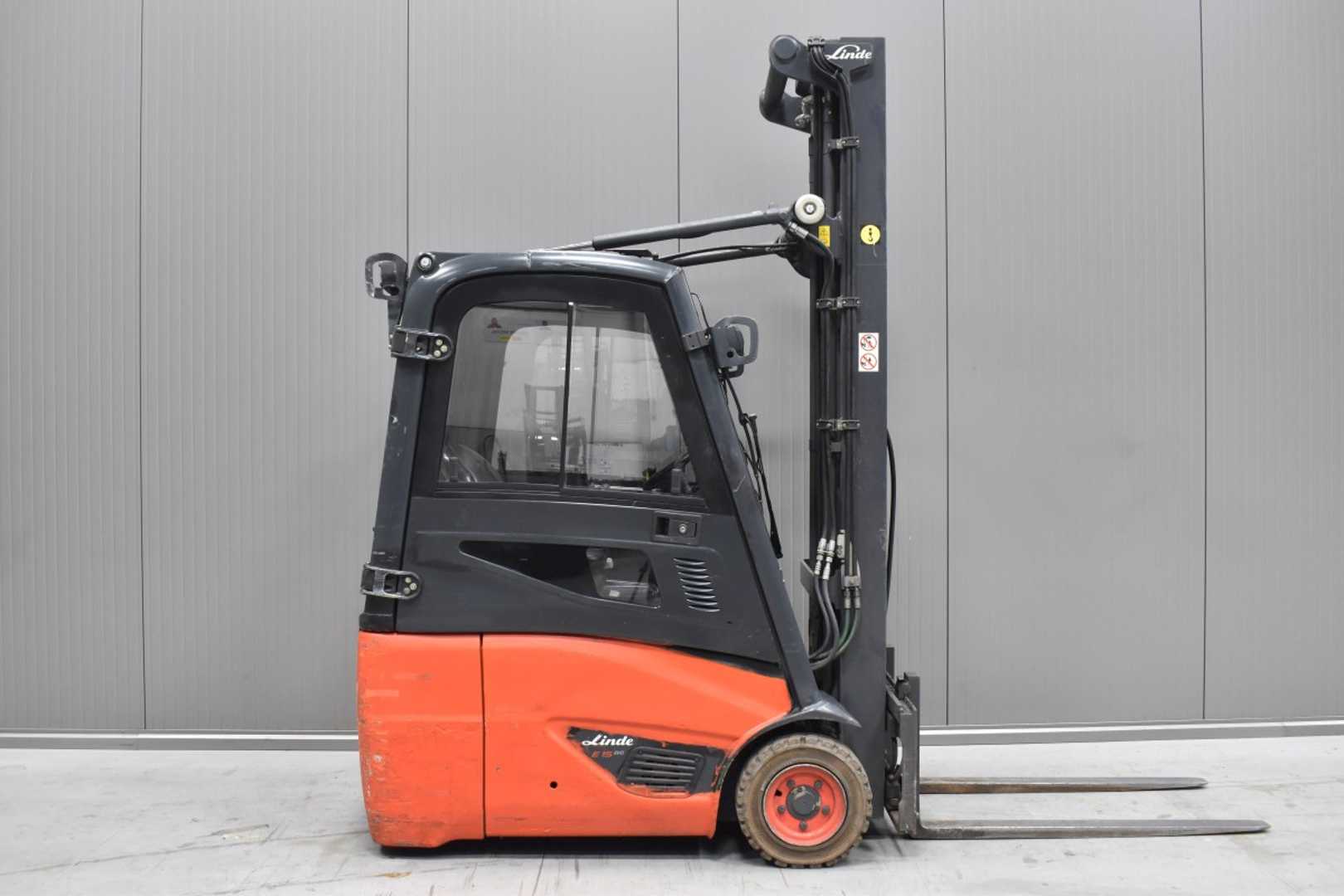Used Forklift Linde E 15 - 02 /56525/ 3 riteņu dakšu iekrāvējs (Image 3) Used Forklift Linde E 15 - 02 /56525/ 3 riteņu dakšu iekrāvējs (Image 3)