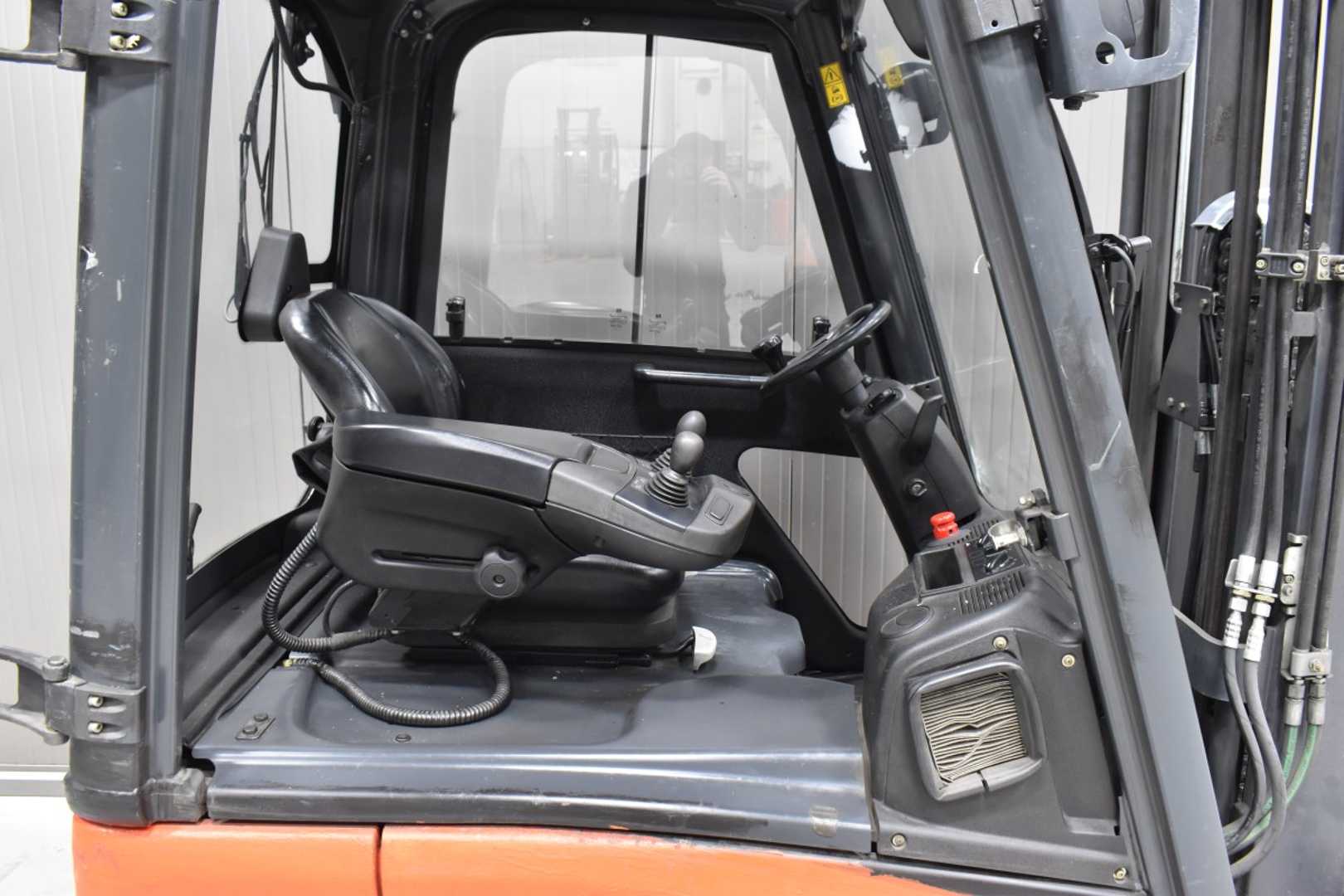 Used Forklift Linde E 15 - 02 /56525/ 3 riteņu dakšu iekrāvējs (Image 5) Used Forklift Linde E 15 - 02 /56525/ 3 riteņu dakšu iekrāvējs (Image 5)