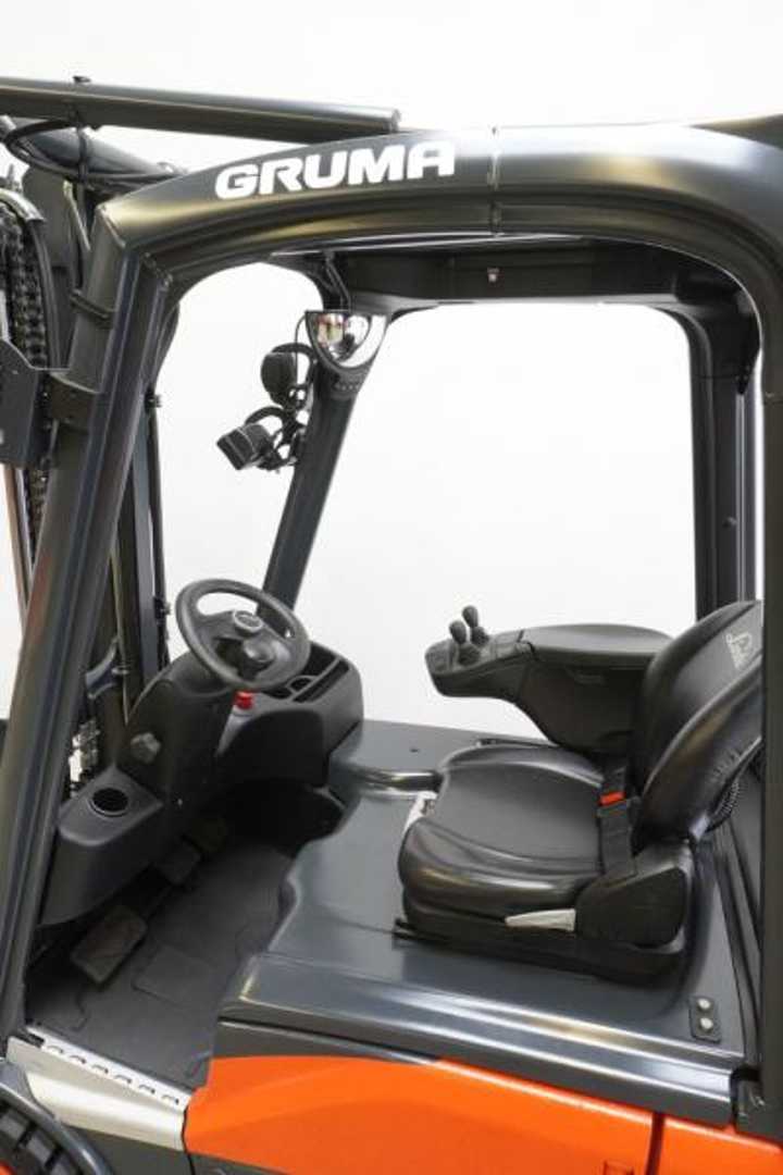 Used Forklift Linde E 14 EVO 386-02 3 riteņu dakšu iekrāvējs (Image 3) Used Forklift Linde E 14 EVO 386-02 3 riteņu dakšu iekrāvējs (Image 3)