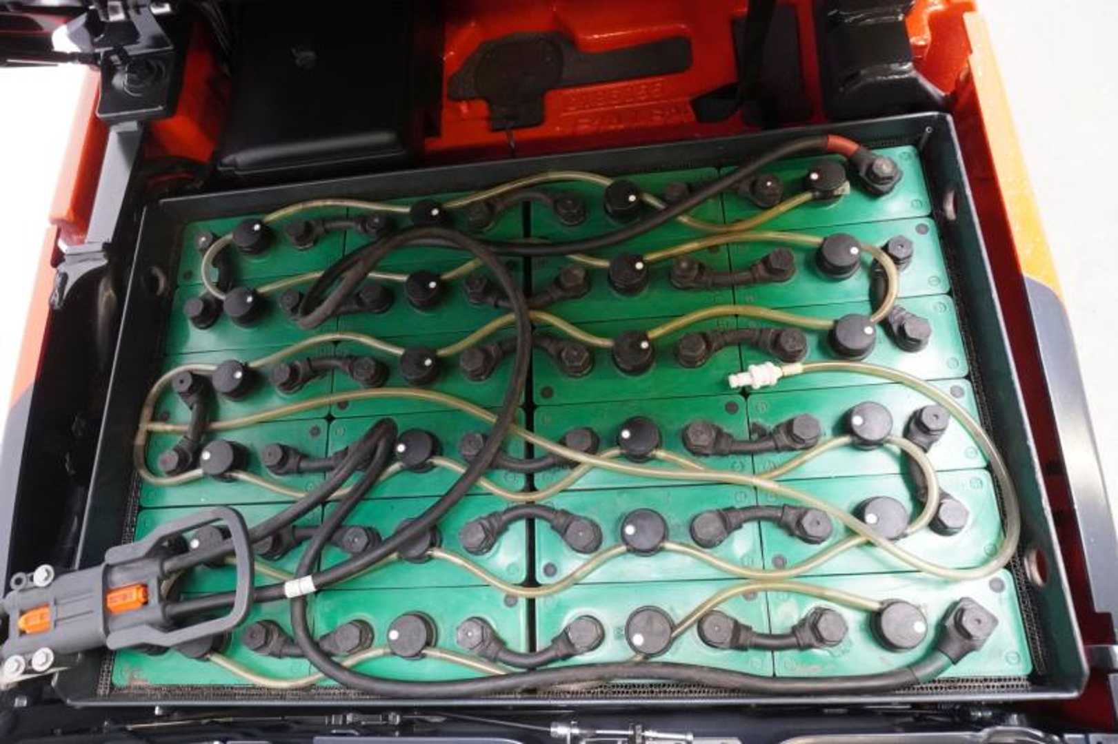 Used Forklift Linde E 14 EVO 386-02 3 riteņu dakšu iekrāvējs (Image 5) Used Forklift Linde E 14 EVO 386-02 3 riteņu dakšu iekrāvējs (Image 5)