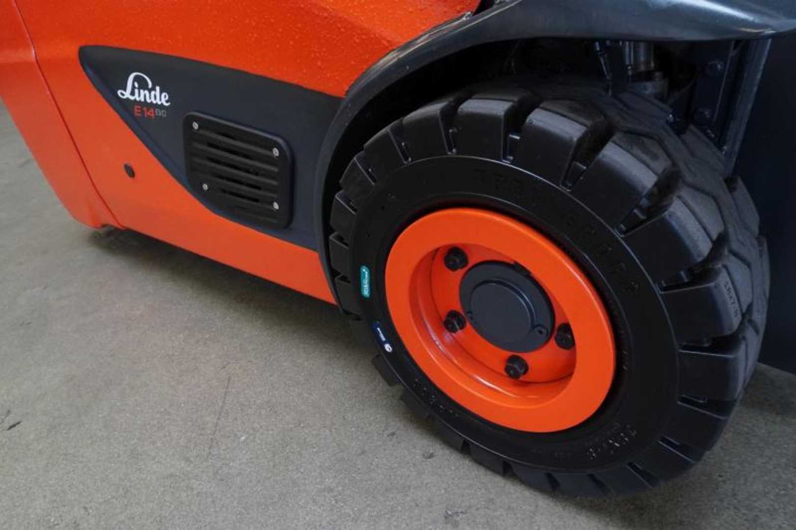 Used Forklift Linde E 14 EVO 386-02 3 riteņu dakšu iekrāvējs (Image 8) Used Forklift Linde E 14 EVO 386-02 3 riteņu dakšu iekrāvējs (Image 8)