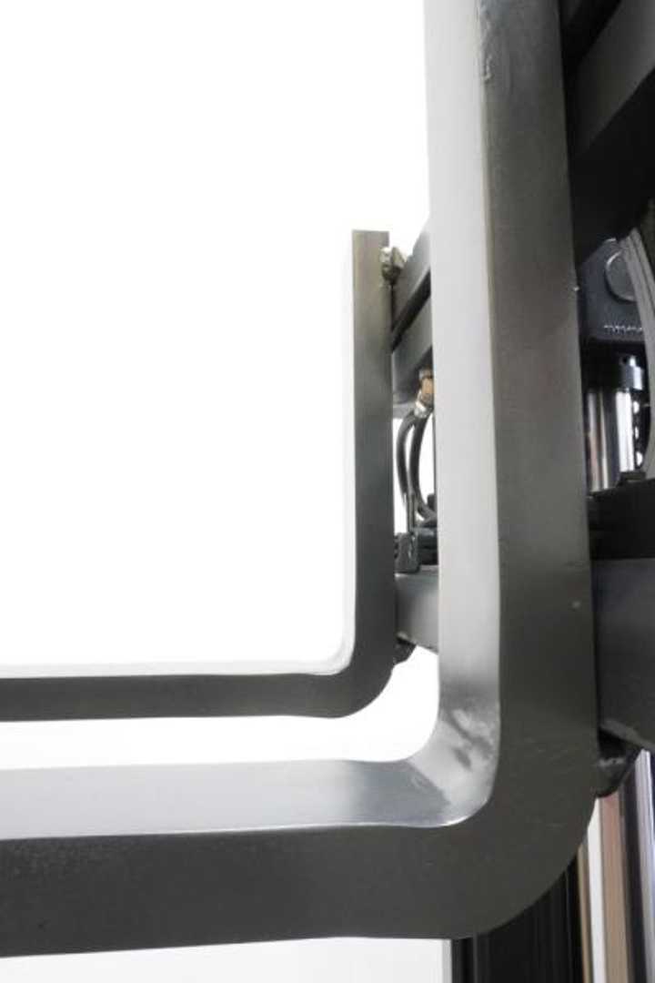 Used Forklift Linde E 14 EVO 386-02 3 riteņu dakšu iekrāvējs (Image 6) Used Forklift Linde E 14 EVO 386-02 3 riteņu dakšu iekrāvējs (Image 6)