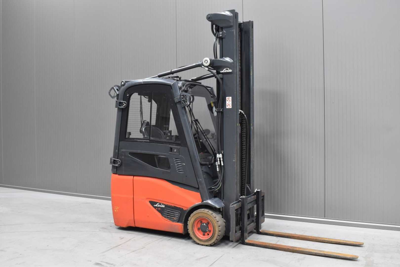 Used Forklift Linde E 15 - 02 /56524/ 3 riteņu dakšu iekrāvējs (Image 1) Used Forklift Linde E 15 - 02 /56524/ 3 riteņu dakšu iekrāvējs (Image 1)