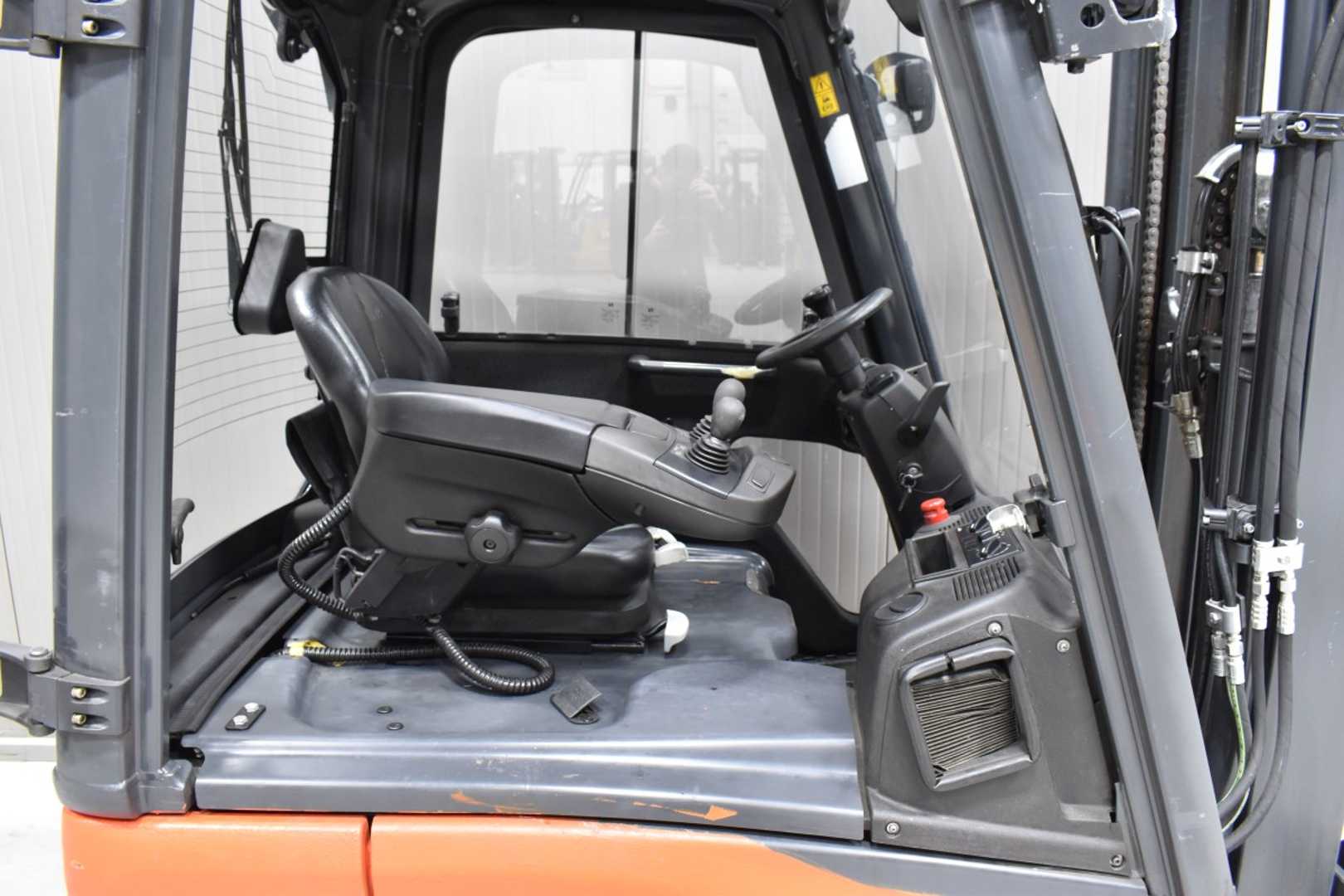 Used Forklift Linde E 15 - 02 /56524/ 3 riteņu dakšu iekrāvējs (Image 5) Used Forklift Linde E 15 - 02 /56524/ 3 riteņu dakšu iekrāvējs (Image 5)
