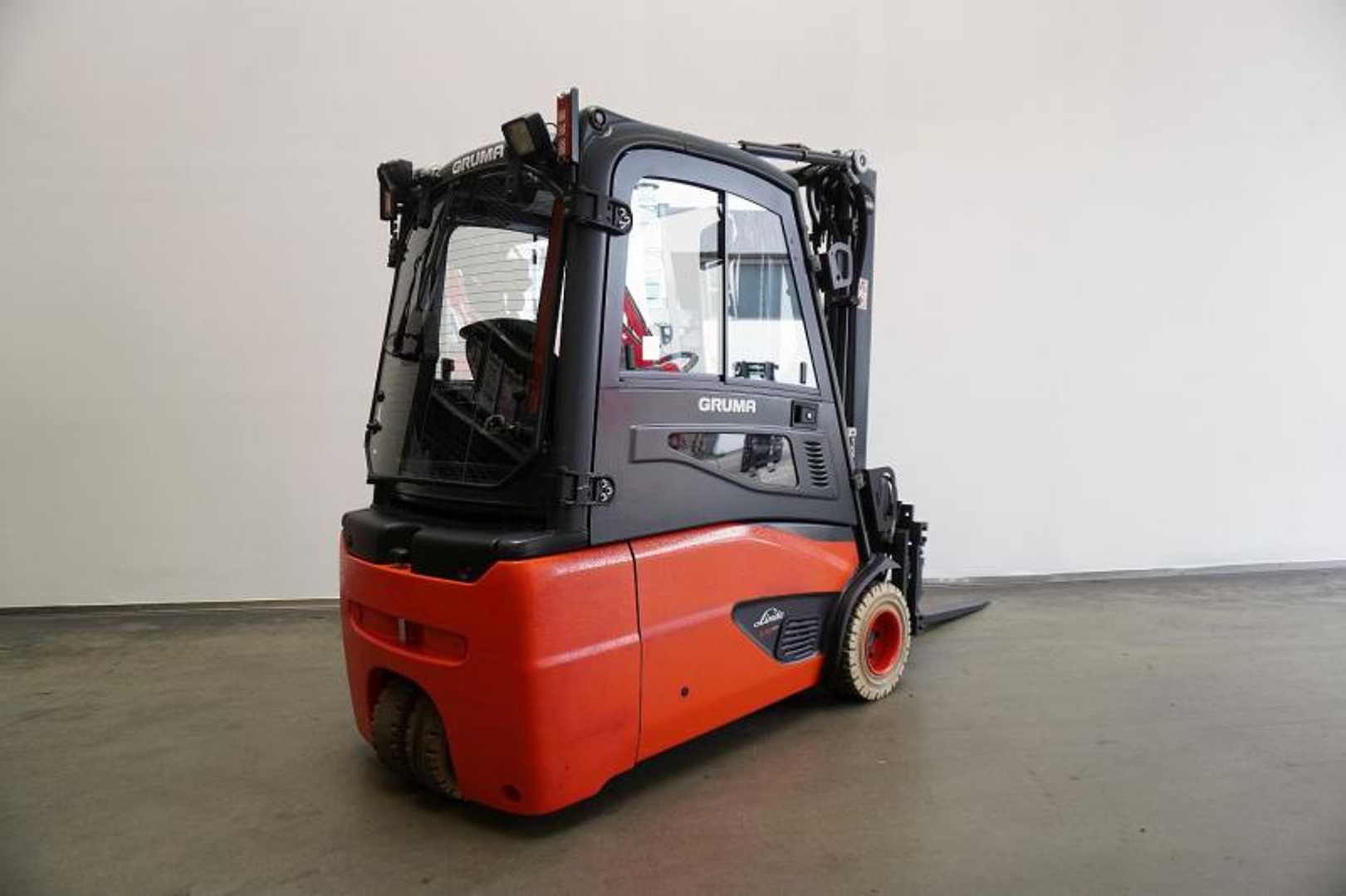 Used Forklift Linde E 18 L EVO 386-02 3 riteņu dakšu iekrāvējs (Image 2)