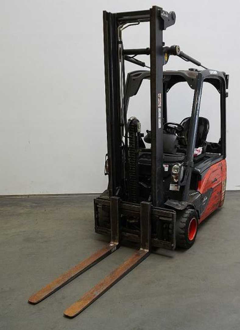 Used Forklift Linde E 18 EVO 386-02 3 riteņu dakšu iekrāvējs (Image 1) Used Forklift Linde E 18 EVO 386-02 3 riteņu dakšu iekrāvējs (Image 1)