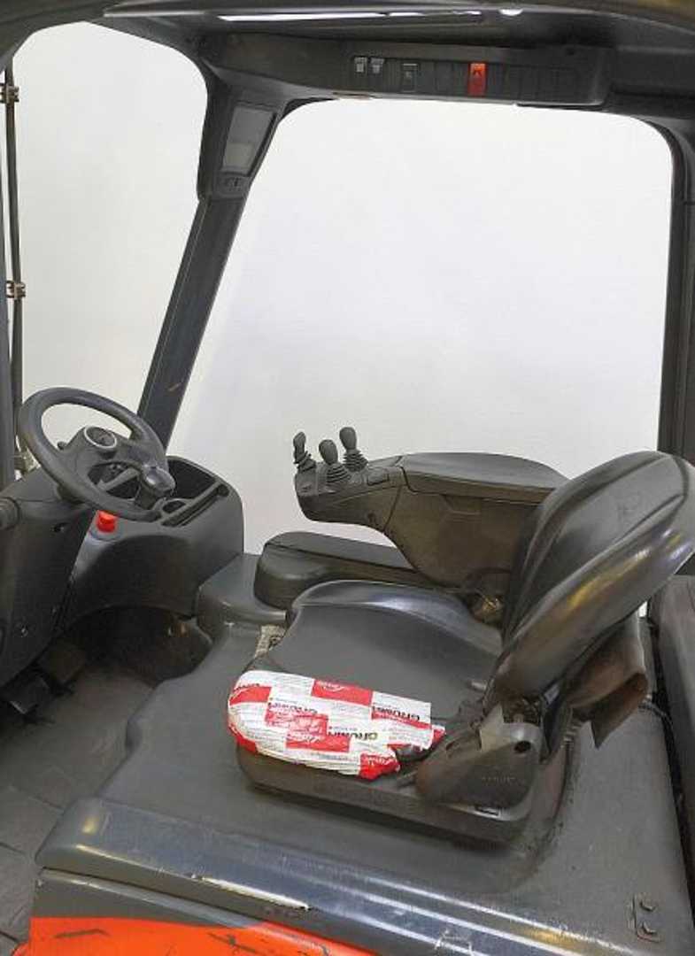 Used Forklift Linde E 18 EVO 386-02 3 riteņu dakšu iekrāvējs (Image 3) Used Forklift Linde E 18 EVO 386-02 3 riteņu dakšu iekrāvējs (Image 3)