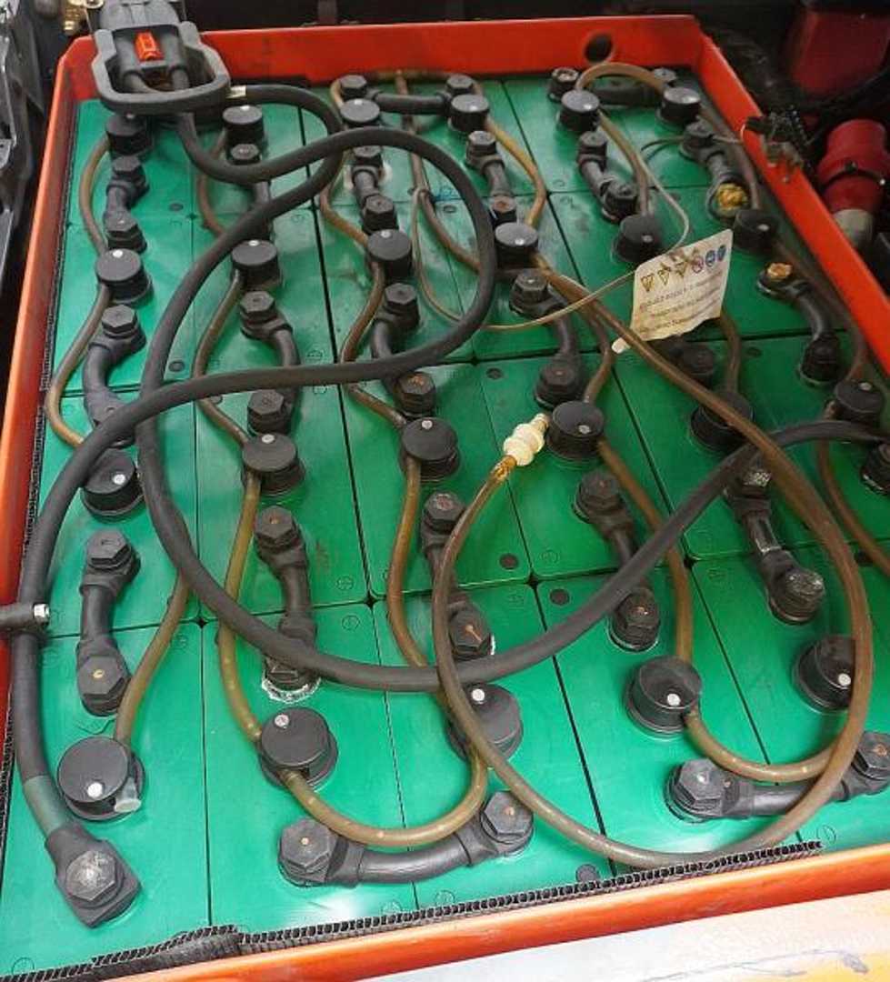 Used Forklift Linde E 18 EVO 386-02 3 riteņu dakšu iekrāvējs (Image 5) Used Forklift Linde E 18 EVO 386-02 3 riteņu dakšu iekrāvējs (Image 5)