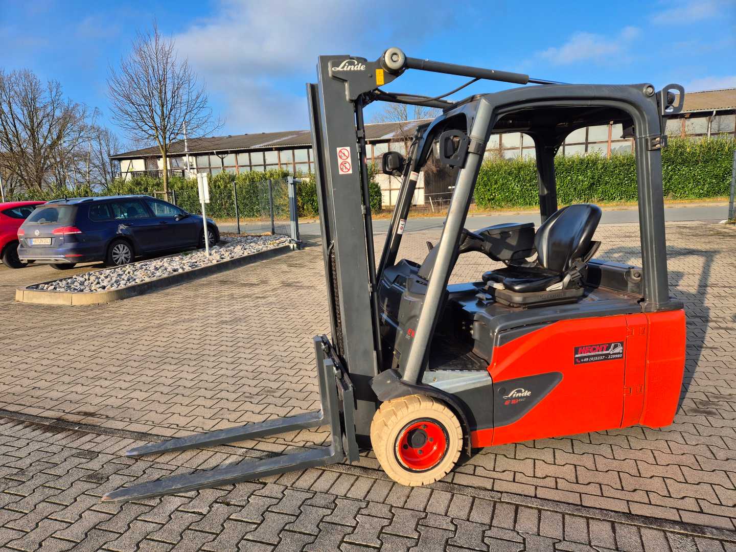 Used Forklift Linde E18L-02 3 riteņu dakšu iekrāvējs (Image 18) Used Forklift Linde E18L-02 3 riteņu dakšu iekrāvējs (Image 18)