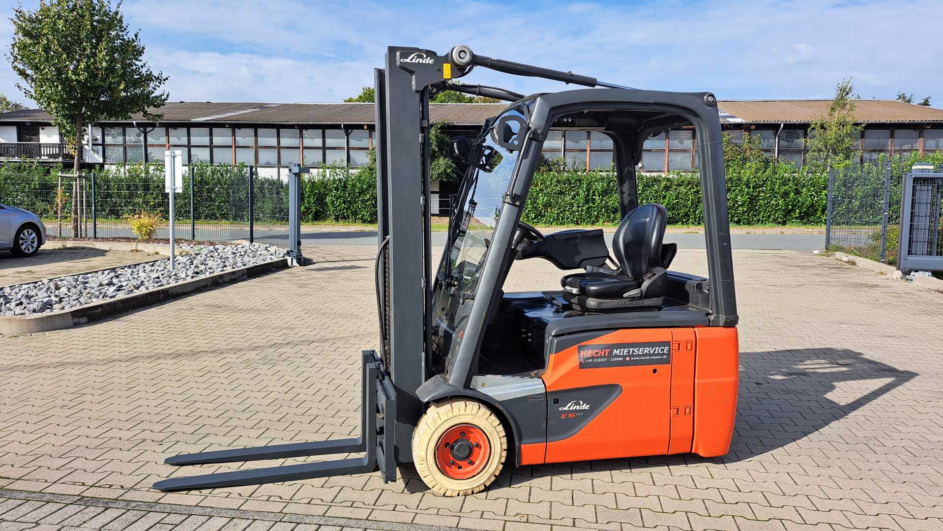 Used Forklift Linde E16- Batterie 2020! 3 riteņu dakšu iekrāvējs (Image 18) Used Forklift Linde E16- Batterie 2020! 3 riteņu dakšu iekrāvējs (Image 18)