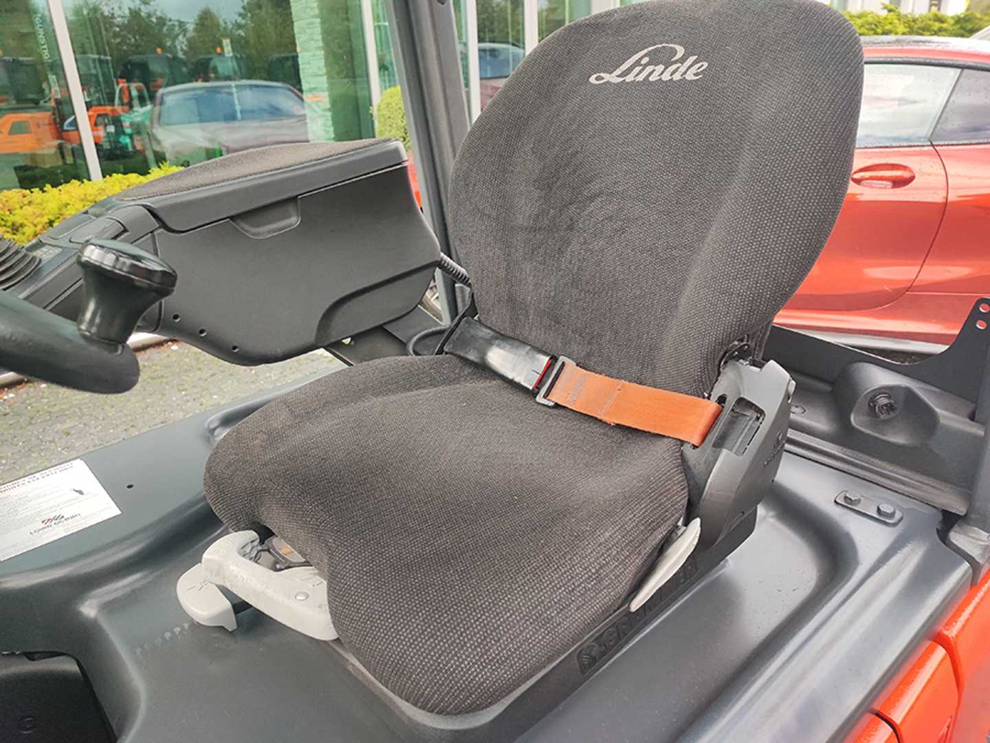Used Forklift Linde E16C-02 3 riteņu dakšu iekrāvējs (Image 19) Used Forklift Linde E16C-02 3 riteņu dakšu iekrāvējs (Image 19)