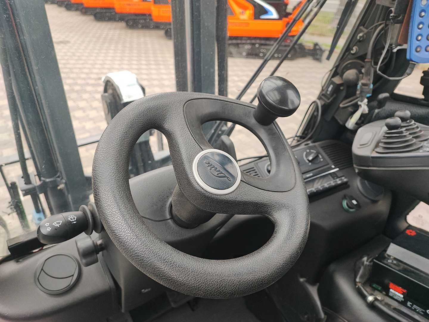 Used Forklift Linde E16H-02 3 riteņu dakšu iekrāvējs (Image 3) Used Forklift Linde E16H-02 3 riteņu dakšu iekrāvējs (Image 3)