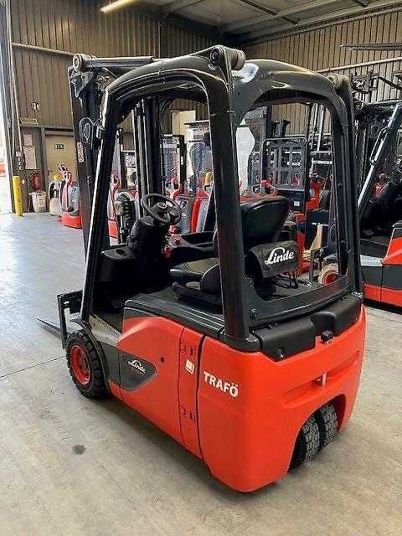 Used Forklift Linde E16C 3 riteņu dakšu iekrāvējs (Image 2) Used Forklift Linde E16C 3 riteņu dakšu iekrāvējs (Image 2)