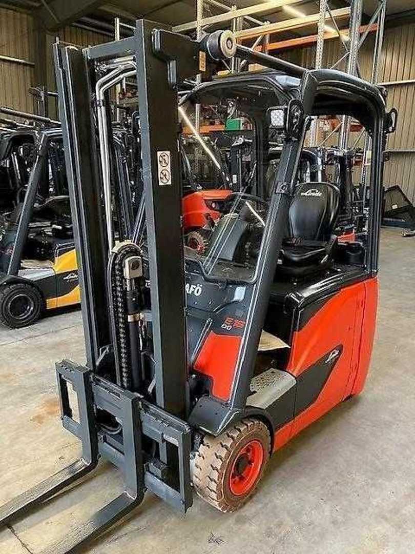 Used Forklift Linde E16H 3 riteņu dakšu iekrāvējs (Image 1) Used Forklift Linde E16H 3 riteņu dakšu iekrāvējs (Image 1)