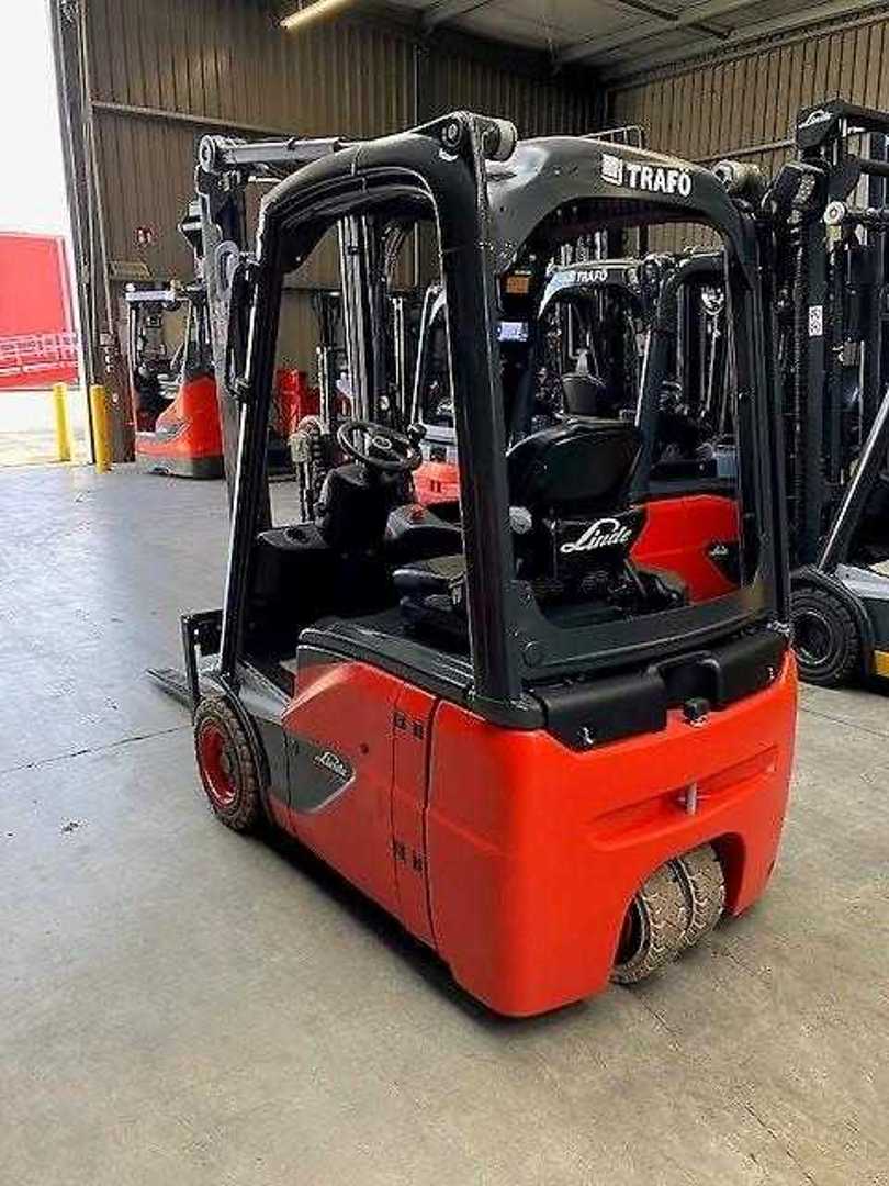 Used Forklift Linde E16C 3 riteņu dakšu iekrāvējs (Image 2) Used Forklift Linde E16C 3 riteņu dakšu iekrāvējs (Image 2)