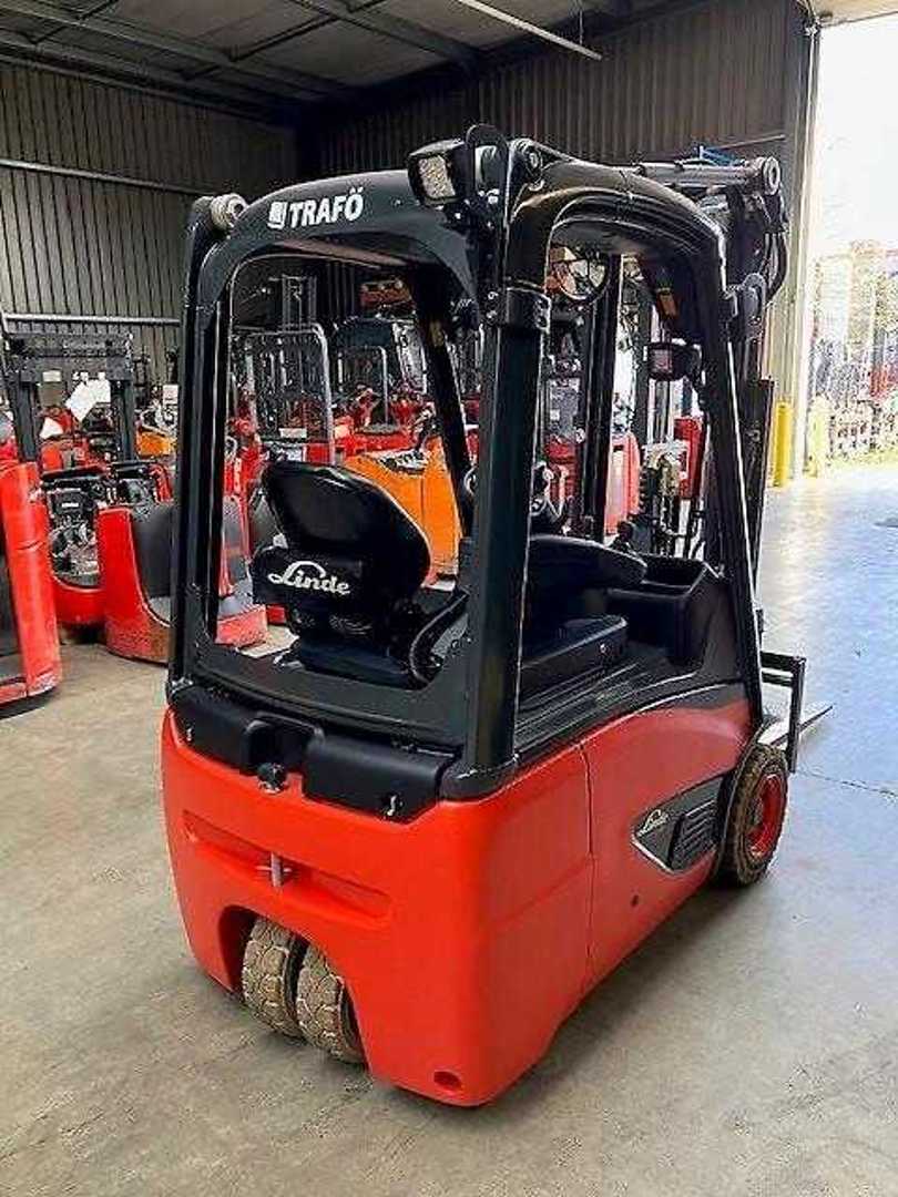 Used Forklift Linde E16C 3 riteņu dakšu iekrāvējs (Image 3) Used Forklift Linde E16C 3 riteņu dakšu iekrāvējs (Image 3)