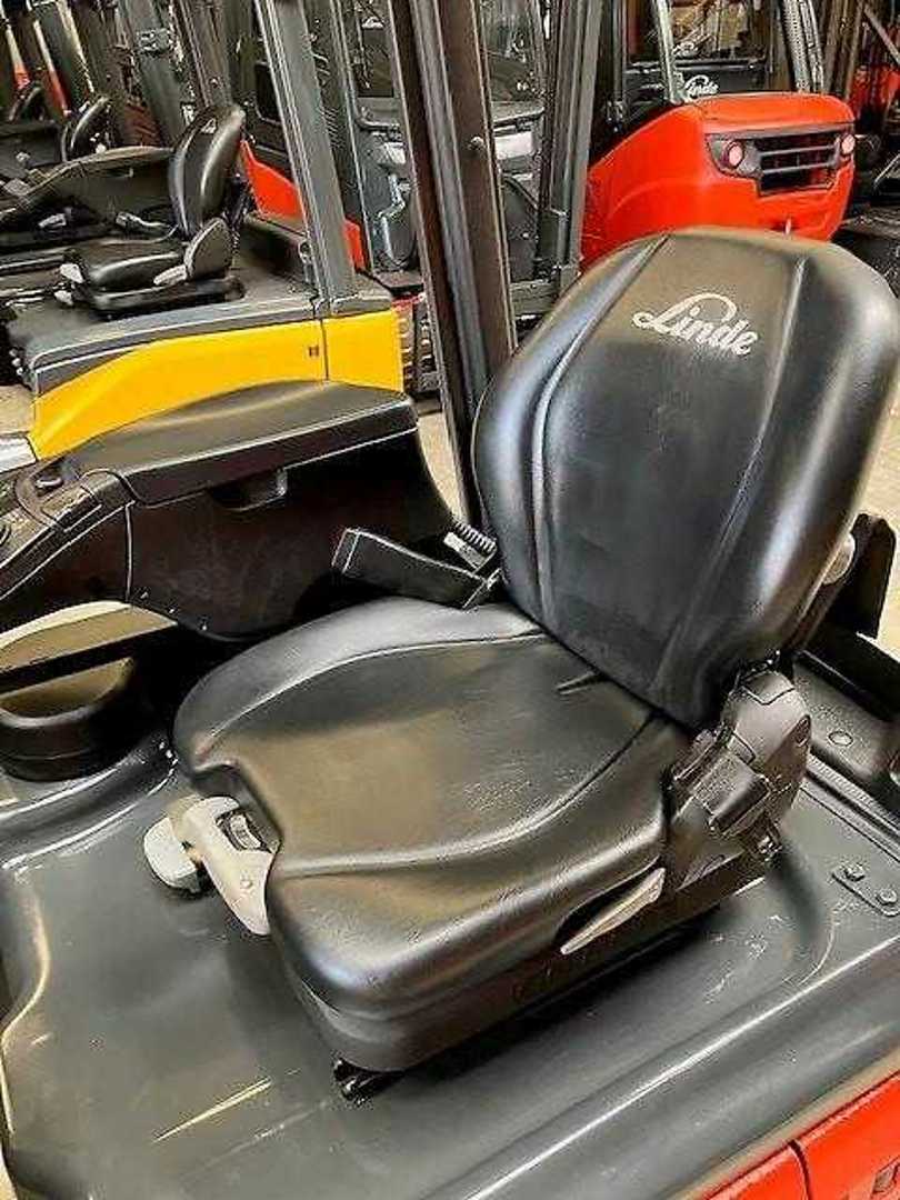 Used Forklift Linde E16C 3 riteņu dakšu iekrāvējs (Image 5) Used Forklift Linde E16C 3 riteņu dakšu iekrāvējs (Image 5)