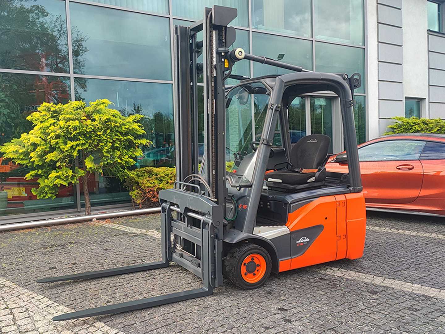 Used Forklift Linde E16C-02 3 riteņu dakšu iekrāvējs (Image 20) Used Forklift Linde E16C-02 3 riteņu dakšu iekrāvējs (Image 20)