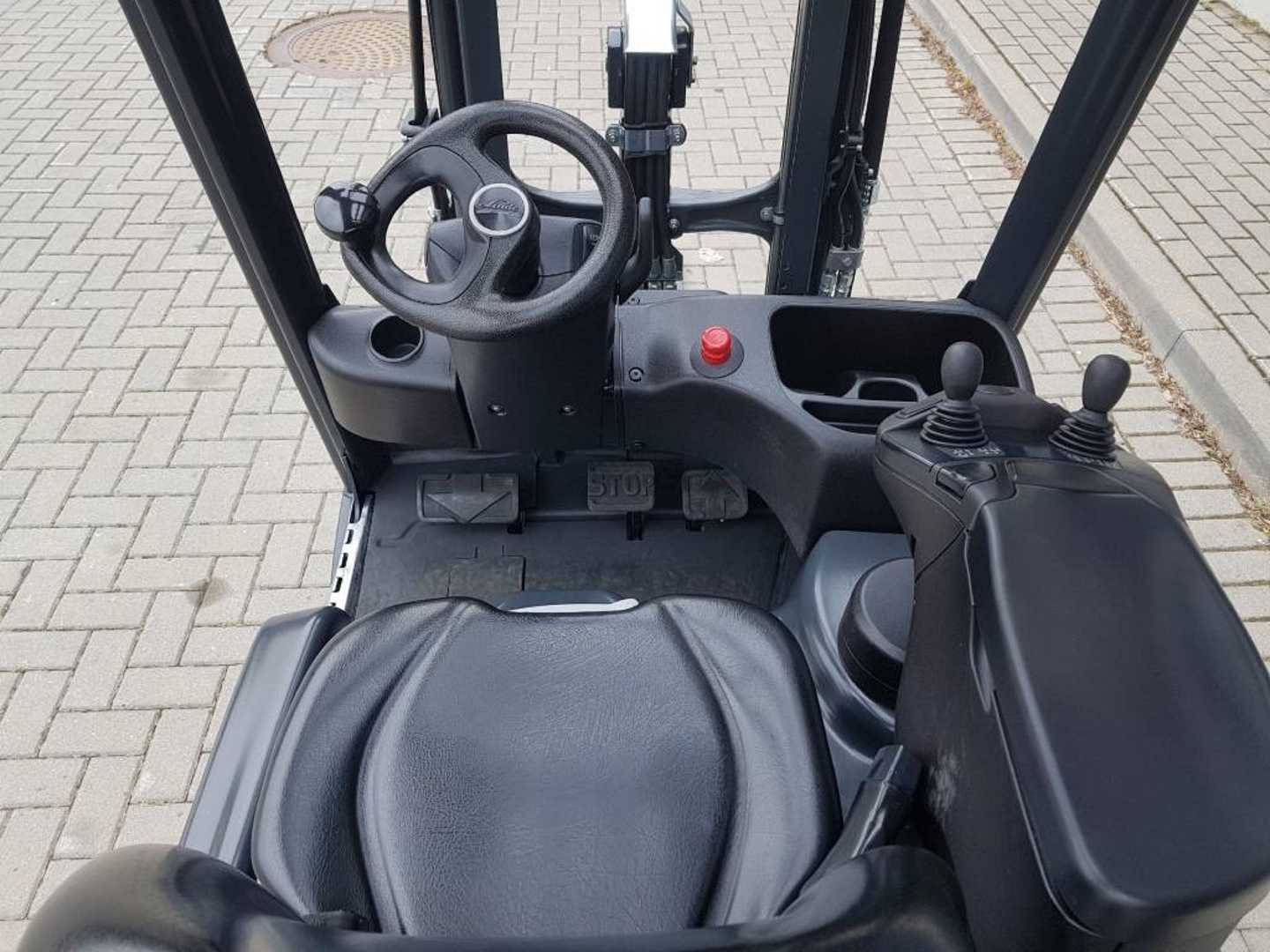 Used Forklift Linde E16C 3 riteņu dakšu iekrāvējs (Image 20) Used Forklift Linde E16C 3 riteņu dakšu iekrāvējs (Image 20)