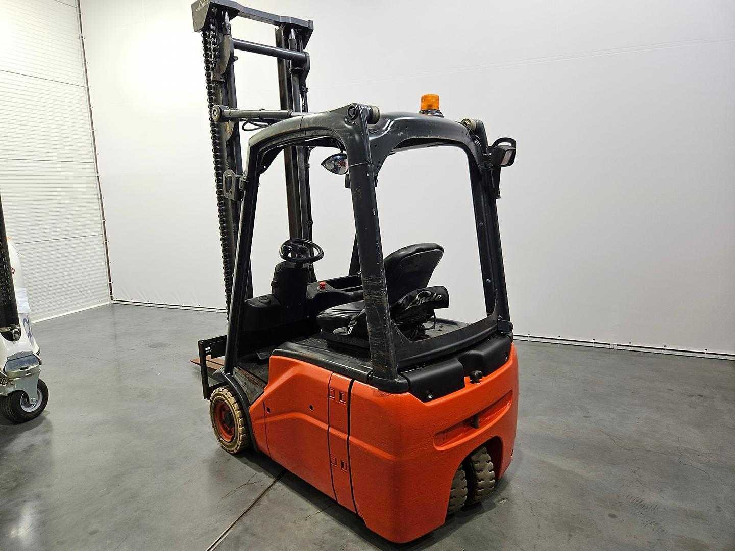 Used Forklift Linde E16C 3 riteņu dakšu iekrāvējs (Image 5)