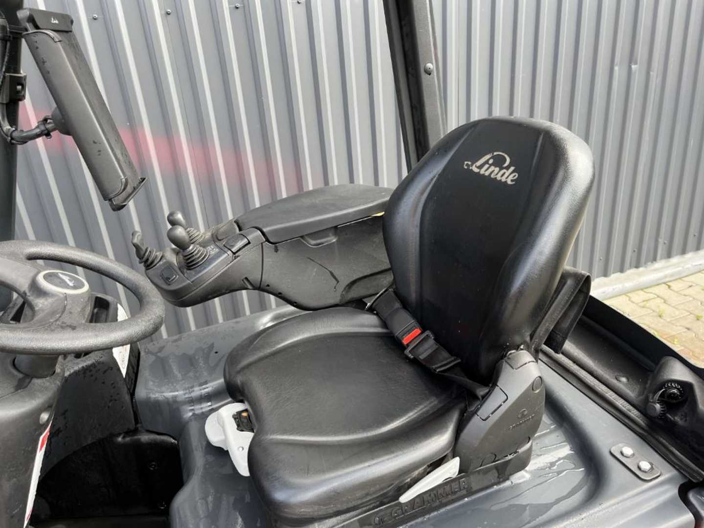 Used Forklift Linde E15-02 3 riteņu dakšu iekrāvējs (Image 8) Used Forklift Linde E15-02 3 riteņu dakšu iekrāvējs (Image 8)