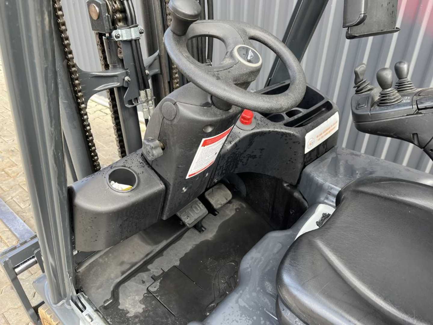Used Forklift Linde E15-02 3 riteņu dakšu iekrāvējs (Image 9) Used Forklift Linde E15-02 3 riteņu dakšu iekrāvējs (Image 9)