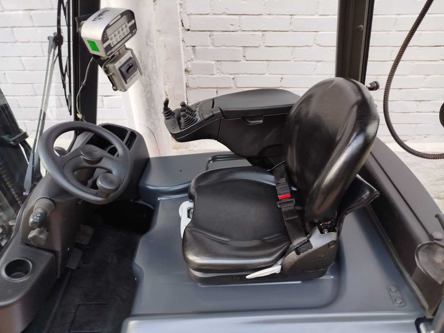 Used Forklift Linde E16-02 PESAJE 3 riteņu dakšu iekrāvējs (Image 7) Used Forklift Linde E16-02 PESAJE 3 riteņu dakšu iekrāvējs (Image 7)