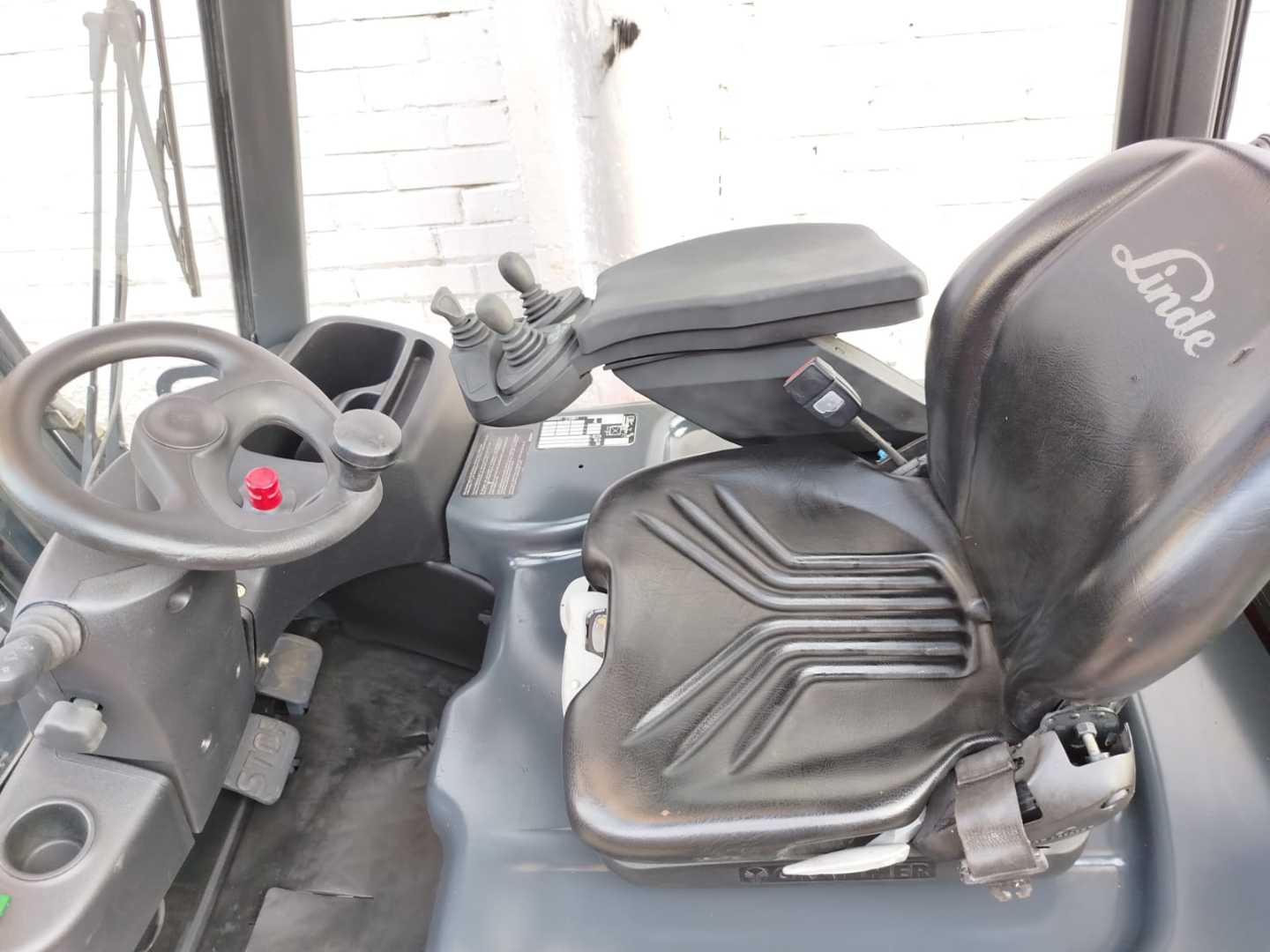 Used Forklift Linde E16 3 riteņu dakšu iekrāvējs (Image 6) Used Forklift Linde E16 3 riteņu dakšu iekrāvējs (Image 6)