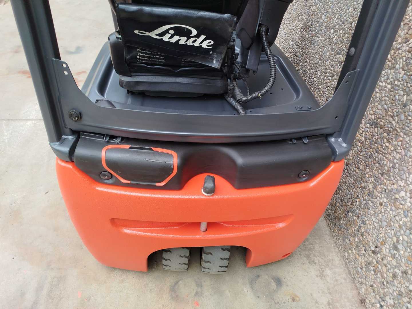 Used Forklift Linde E16C-02 EVO 3 riteņu dakšu iekrāvējs (Image 6) Used Forklift Linde E16C-02 EVO 3 riteņu dakšu iekrāvējs (Image 6)