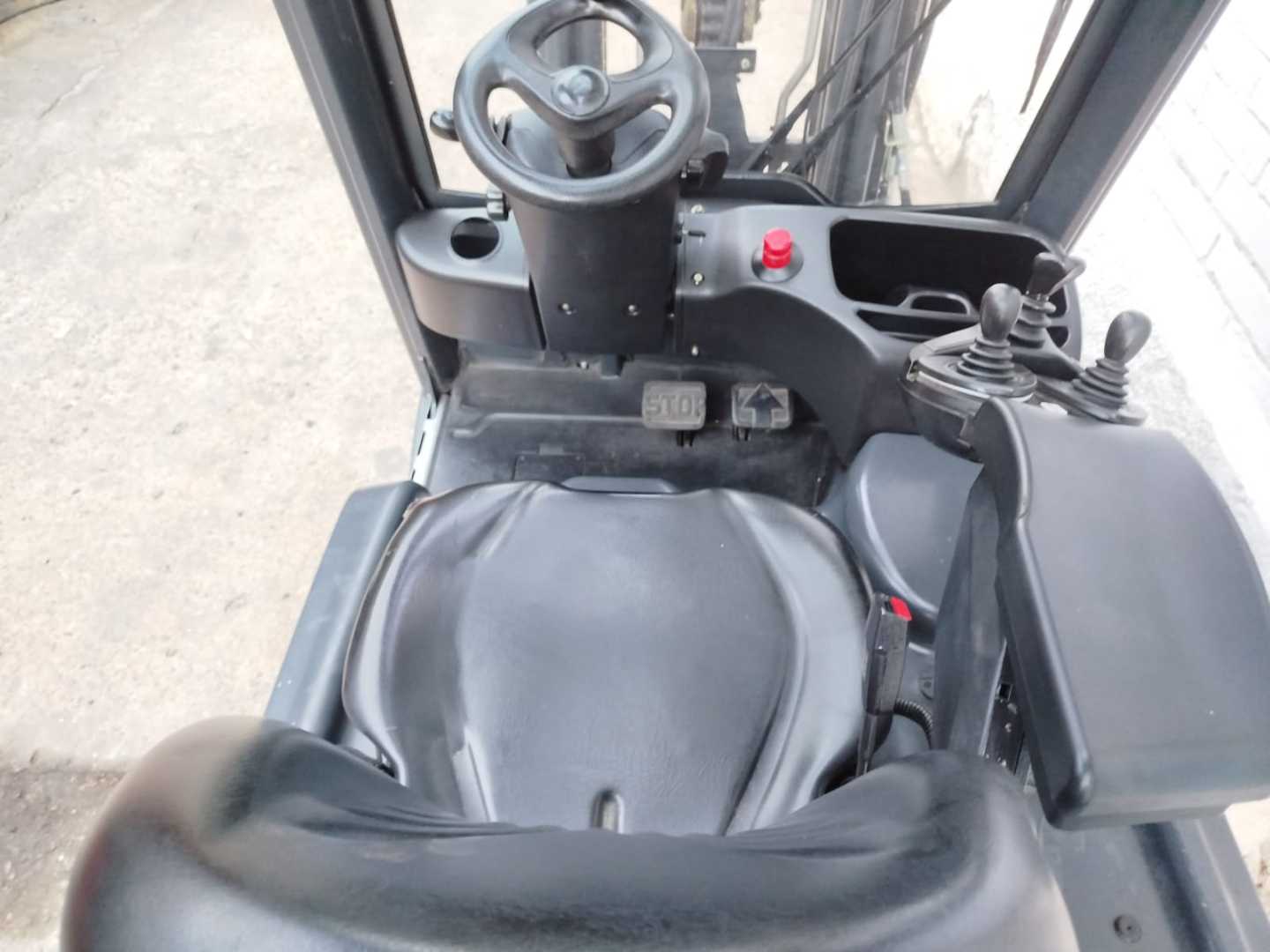 Used Forklift Linde E16 3 riteņu dakšu iekrāvējs (Image 8) Used Forklift Linde E16 3 riteņu dakšu iekrāvējs (Image 8)