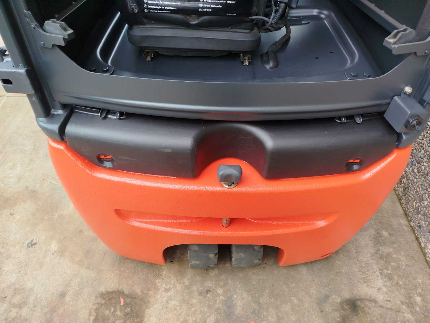 Used Forklift Linde E16C-01 3 riteņu dakšu iekrāvējs (Image 6) Used Forklift Linde E16C-01 3 riteņu dakšu iekrāvējs (Image 6)