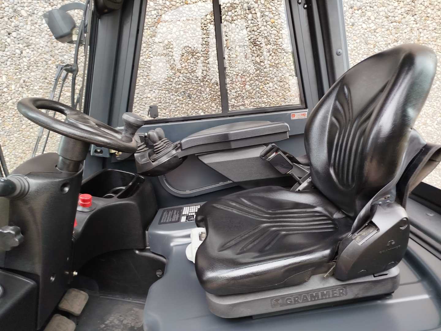 Used Forklift Linde E16C-01 3 riteņu dakšu iekrāvējs (Image 7) Used Forklift Linde E16C-01 3 riteņu dakšu iekrāvējs (Image 7)
