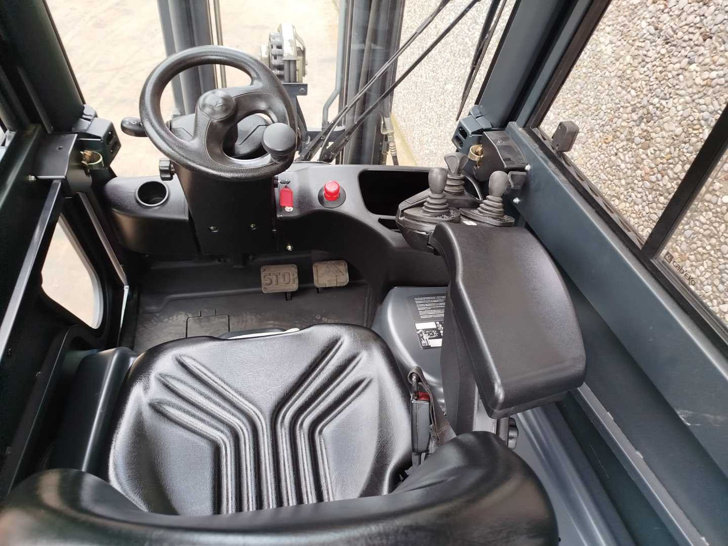 Used Forklift Linde E16C-01 3 riteņu dakšu iekrāvējs (Image 8) Used Forklift Linde E16C-01 3 riteņu dakšu iekrāvējs (Image 8)