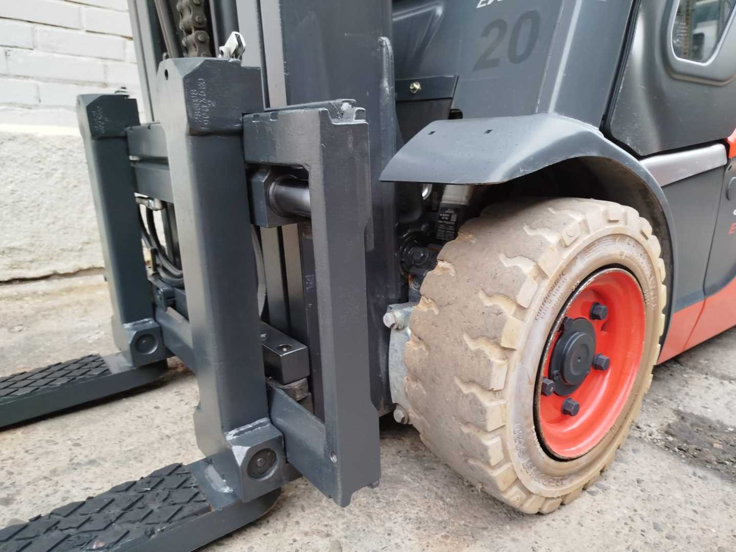 Used Forklift Linde E16-02 EVO 3 riteņu dakšu iekrāvējs (Image 4) Used Forklift Linde E16-02 EVO 3 riteņu dakšu iekrāvējs (Image 4)