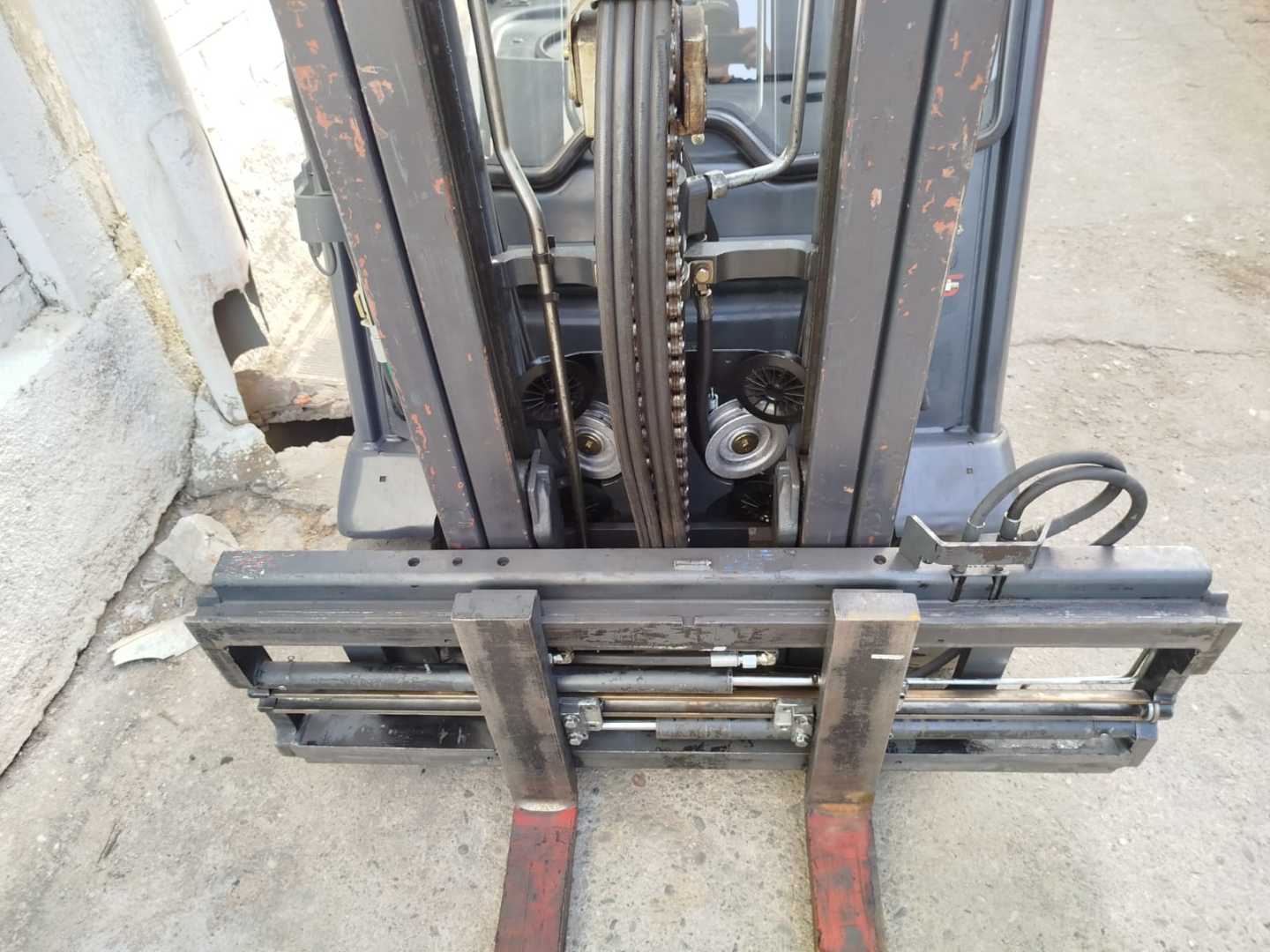 Used Forklift Linde E16C 3 riteņu dakšu iekrāvējs (Image 4) Used Forklift Linde E16C 3 riteņu dakšu iekrāvējs (Image 4)