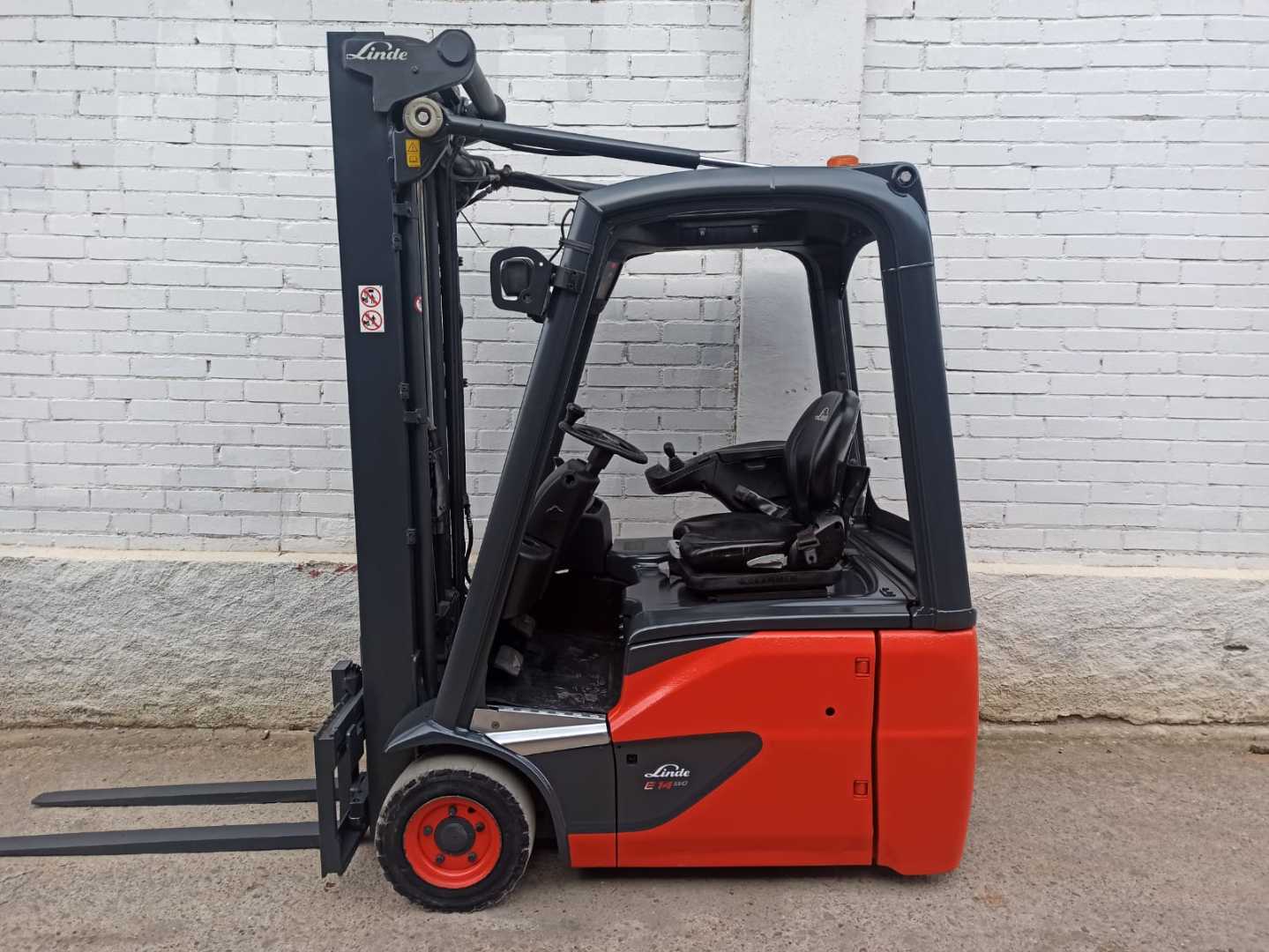 Used Forklift Linde E14-02 EVO 3 riteņu dakšu iekrāvējs (Image 2)