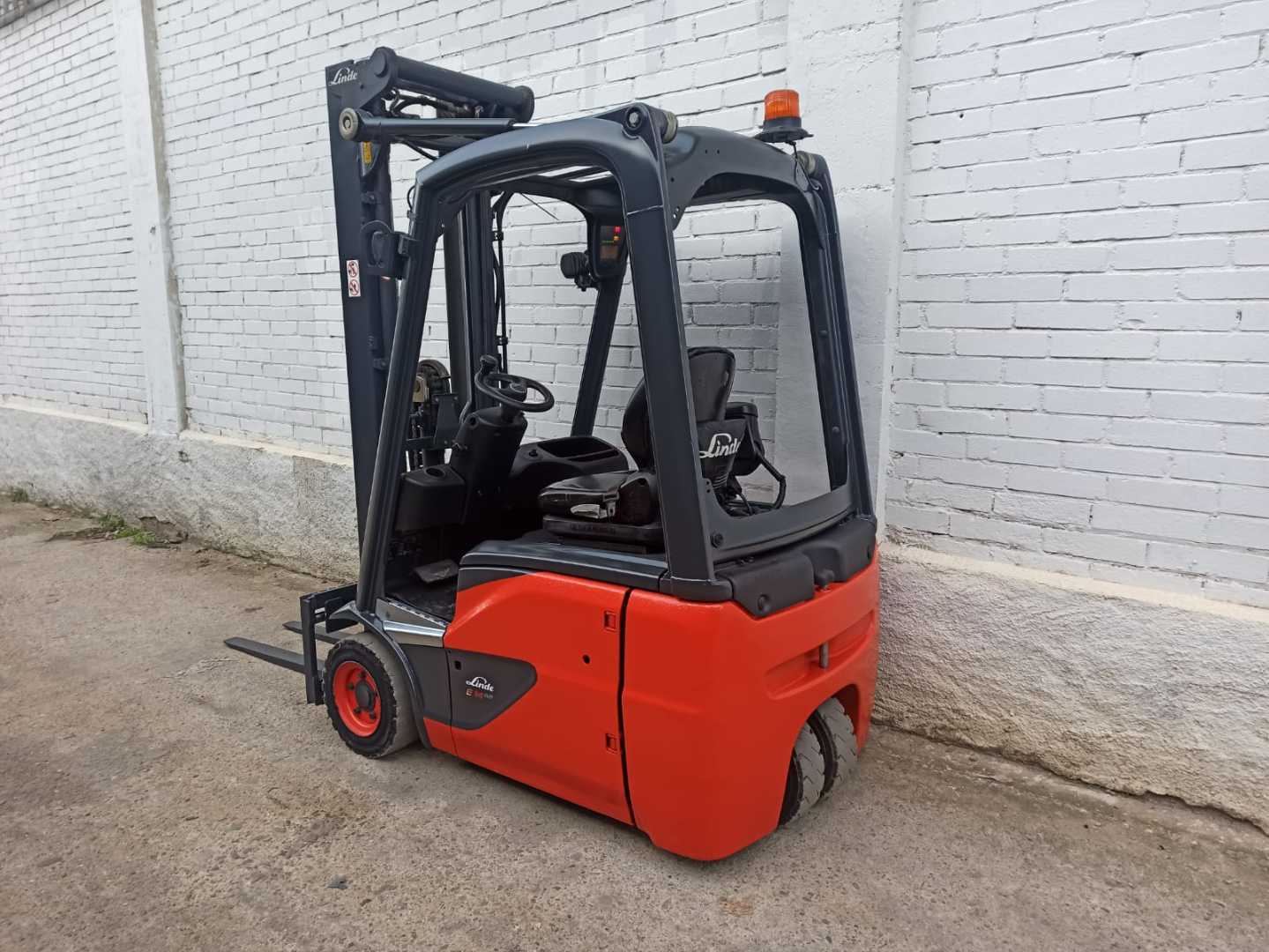 Used Forklift Linde E14-02 EVO 3 riteņu dakšu iekrāvējs (Image 3)